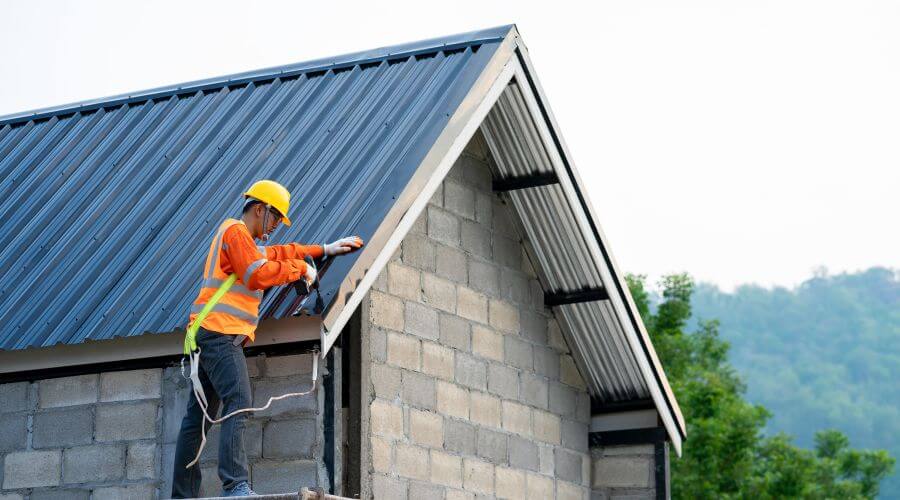 Professional residential roofers in Owendale, MI